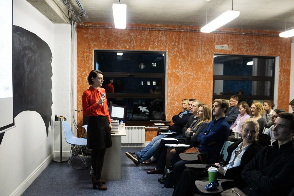 Учебный центр RMA в Москве сдает в аренду учебные аудитории и многофункциональные конференц-залы для проведения семинаров, тренингов, конференций, официальных встреч и презентаций. Экран, проектор, меловая доска, компьютер, wi-fi входят в стоимость аренды помещения
