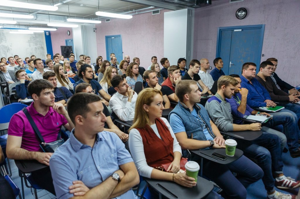 Учебный центр RMA в Москве сдает в аренду учебные аудитории и многофункциональные конференц-залы для проведения семинаров, тренингов, конференций, официальных встреч и презентаций. Экран, проектор, меловая доска, компьютер, wi-fi входят в стоимость аренды помещения