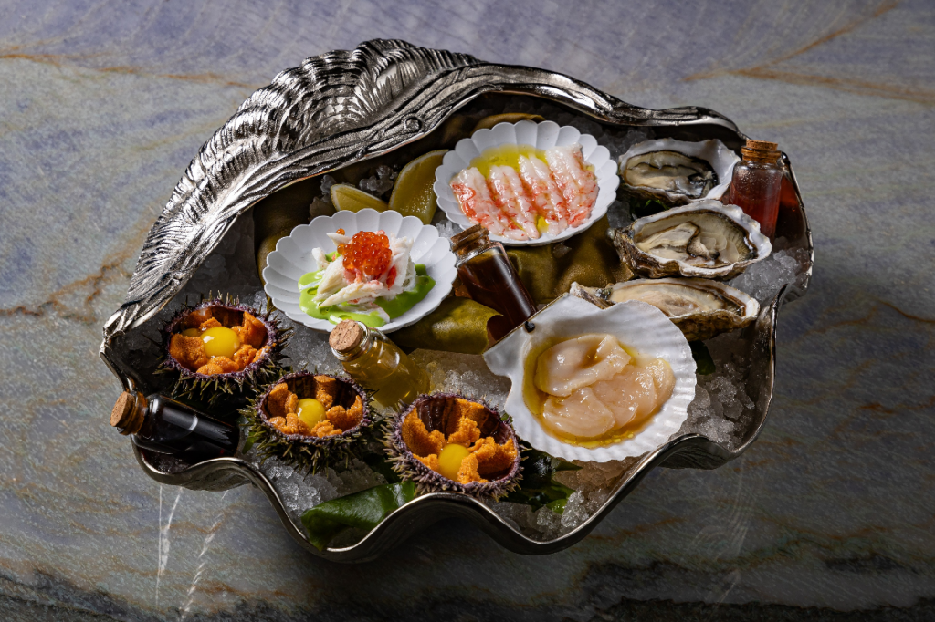 На Зубовской площади открылся круглосуточный сифуд- ресторан-бар Lea