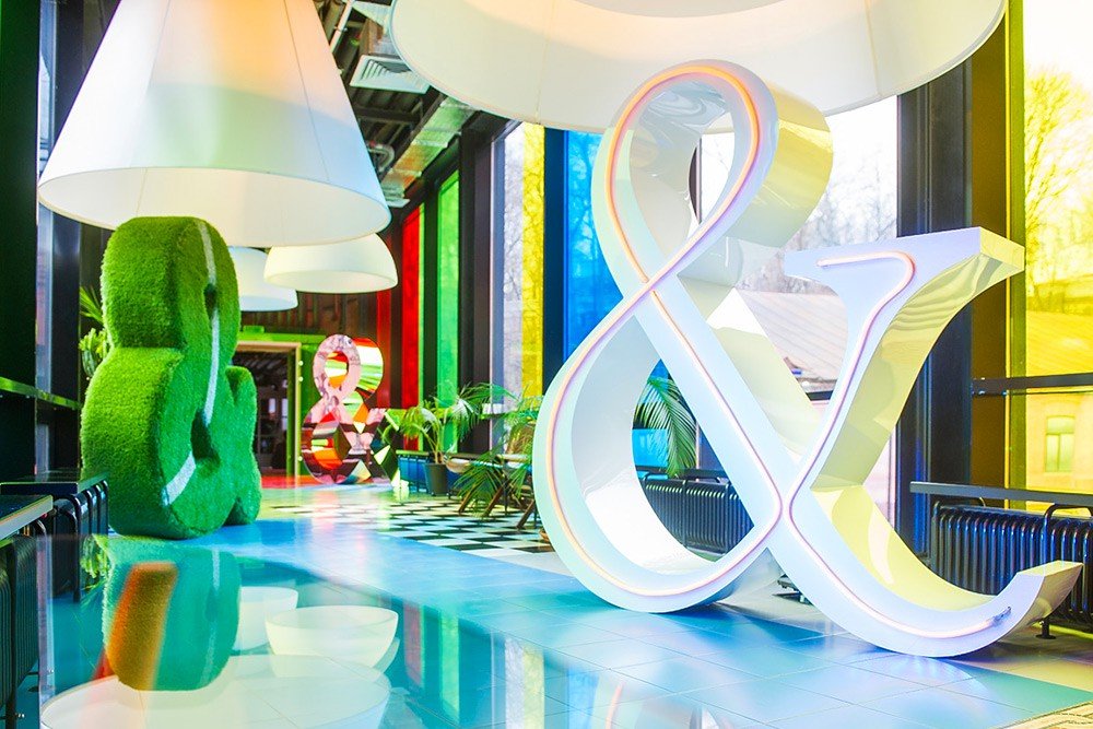 «С ориентированностью на социальные тренды»