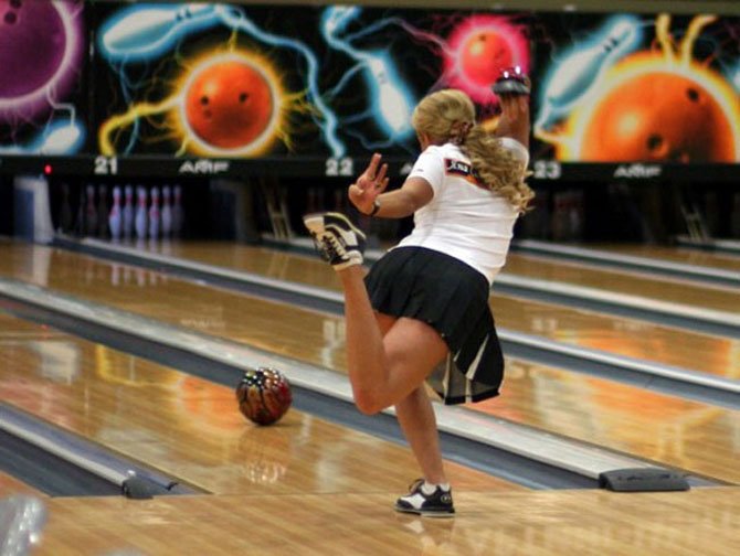 Поздравляем сборную по спортивному боулингу и Сергея Лисицина