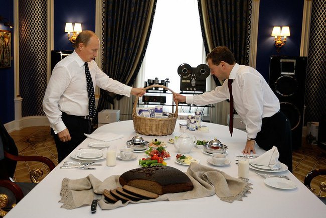 Еда от колхозника в Путин-боксе