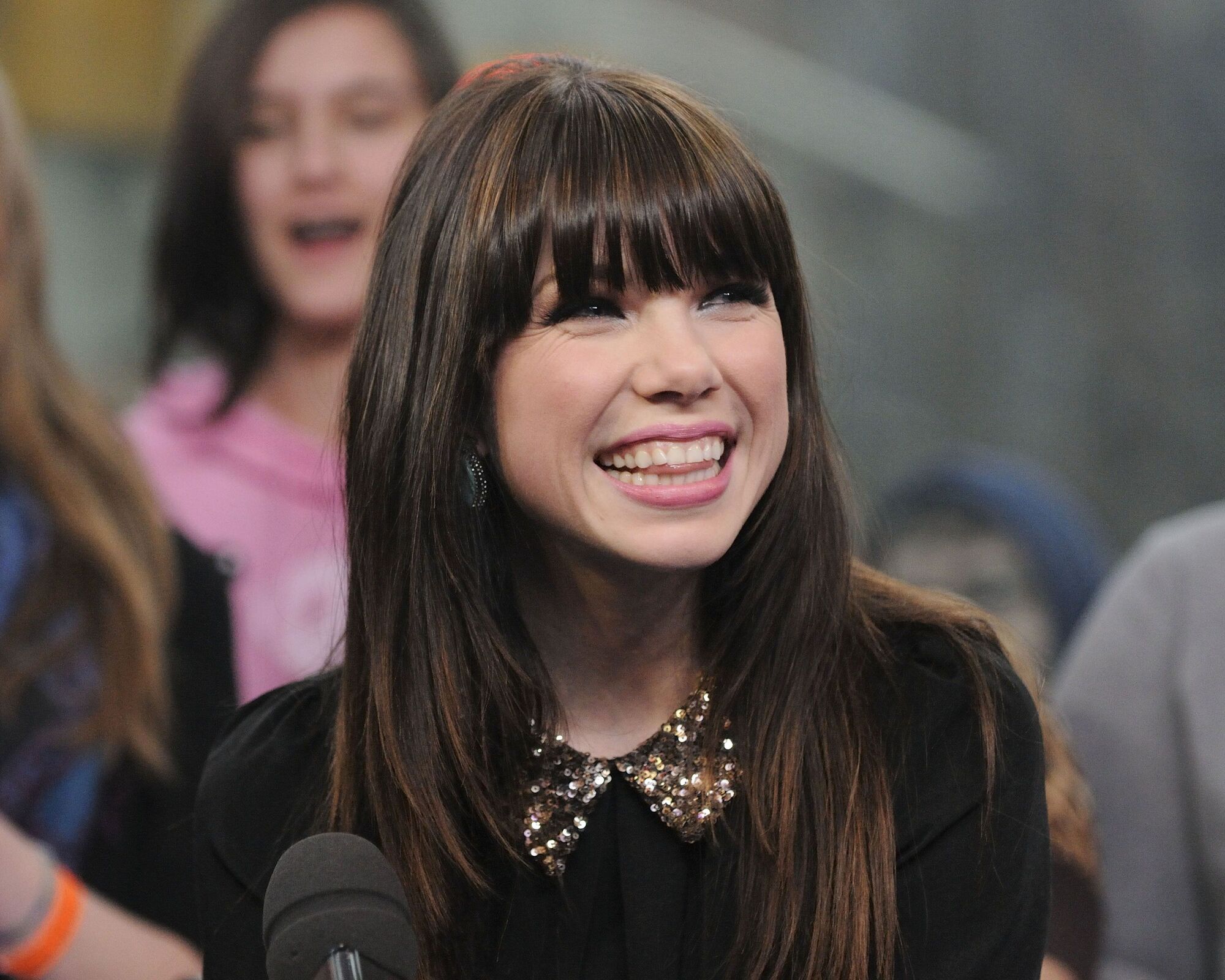 Сингл Карли Рэй Джепсен возглавил мировые чарты (ВИДЕО)