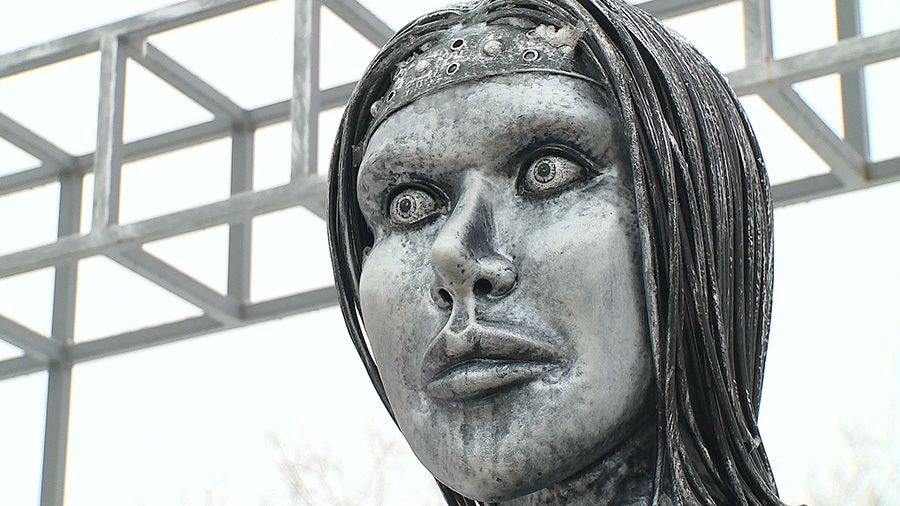 Брутальную «Аленушку» выставили на торги