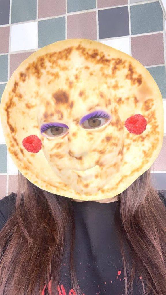 «Теремок» запускает для Instagram маски в виде блинов 