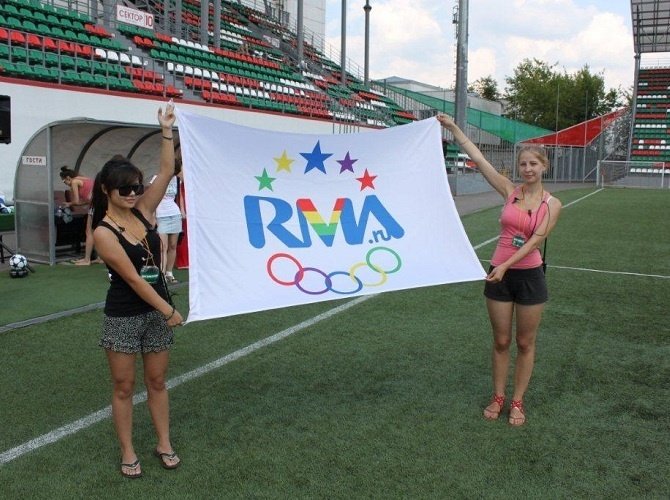 Поддержим наших футболистов! (ВИДЕО)