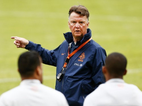 Луи ван Гал попросил руководство «Манчестер Юнайтед» обнести тренировочную базу клуба высоким забором для защиты от «шпионов»