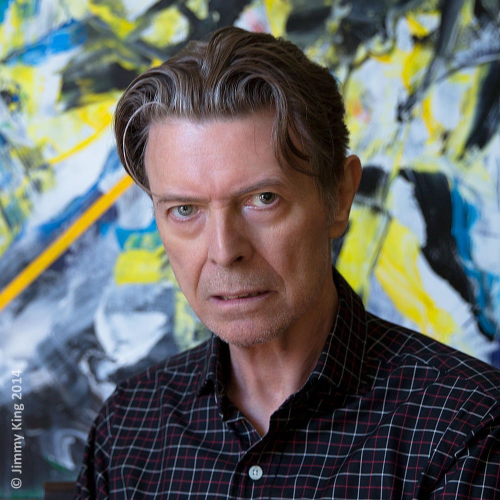 Последняя пластинка Дэвида Боуи Blackstar, вышедшая за два дня до его смерти, возглавила альбомный чарт российского iTunes (АУДИО и ВИДЕО)
