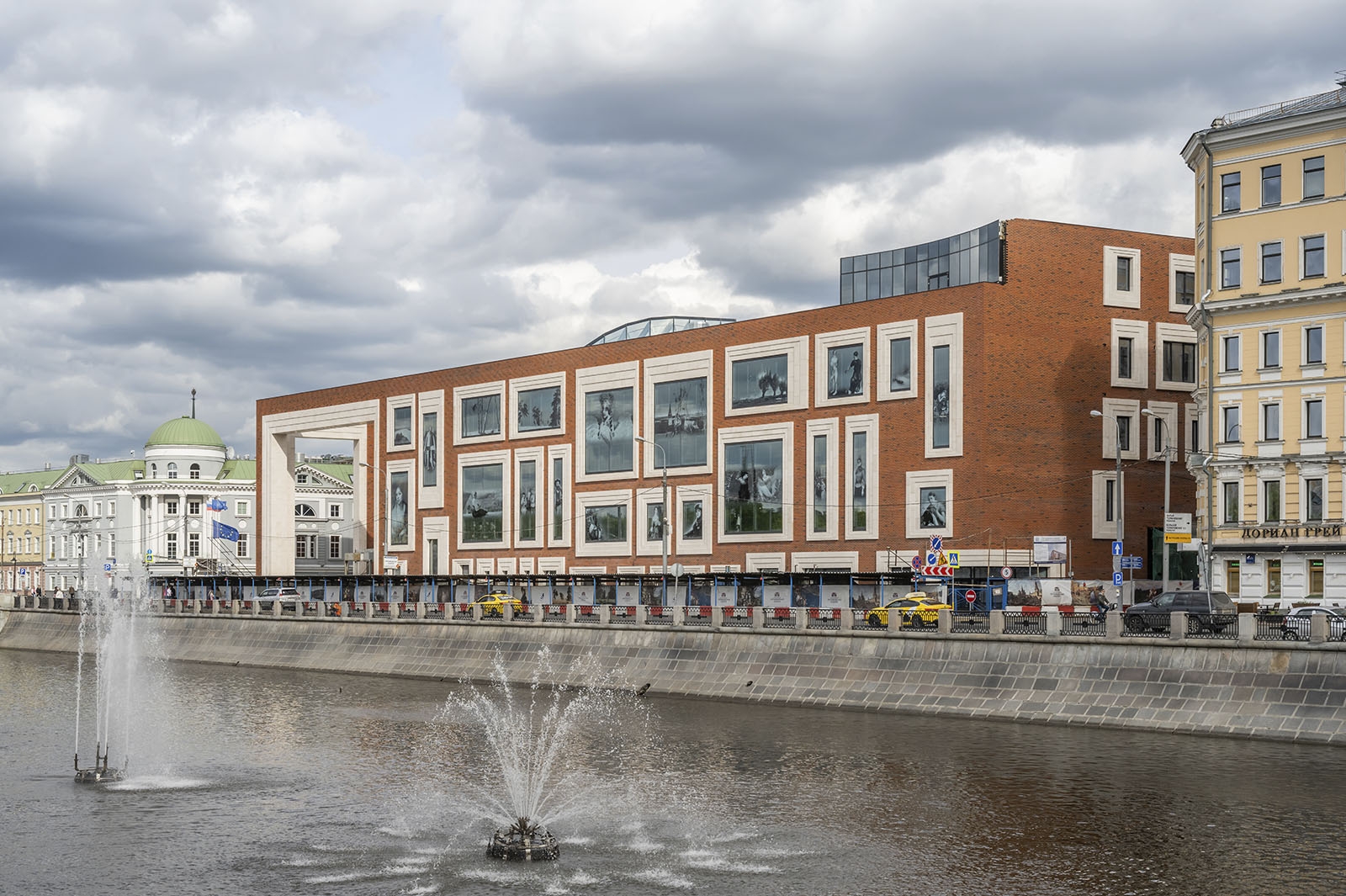 Здание Третьяковской галереи на Кадашевской набережной введено в эксплуатацию, первая выставка пройдет в октябре