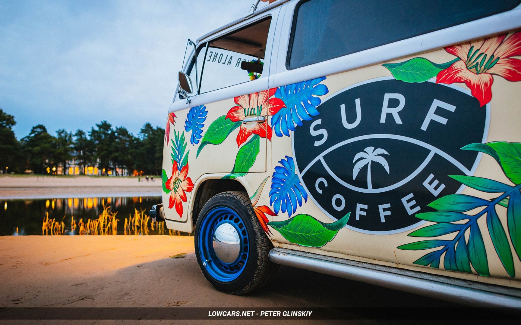 Сеть кофеен Surf Coffee судится со школой серфинга из-за слова «серф» в ее названии