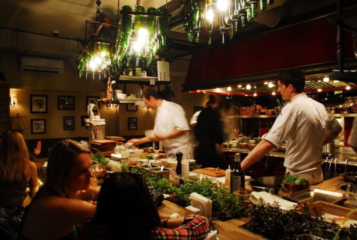 За первые шесть месяцев 2023 года посещаемость столичных ресторанов и кафе выросла более, чем на треть 