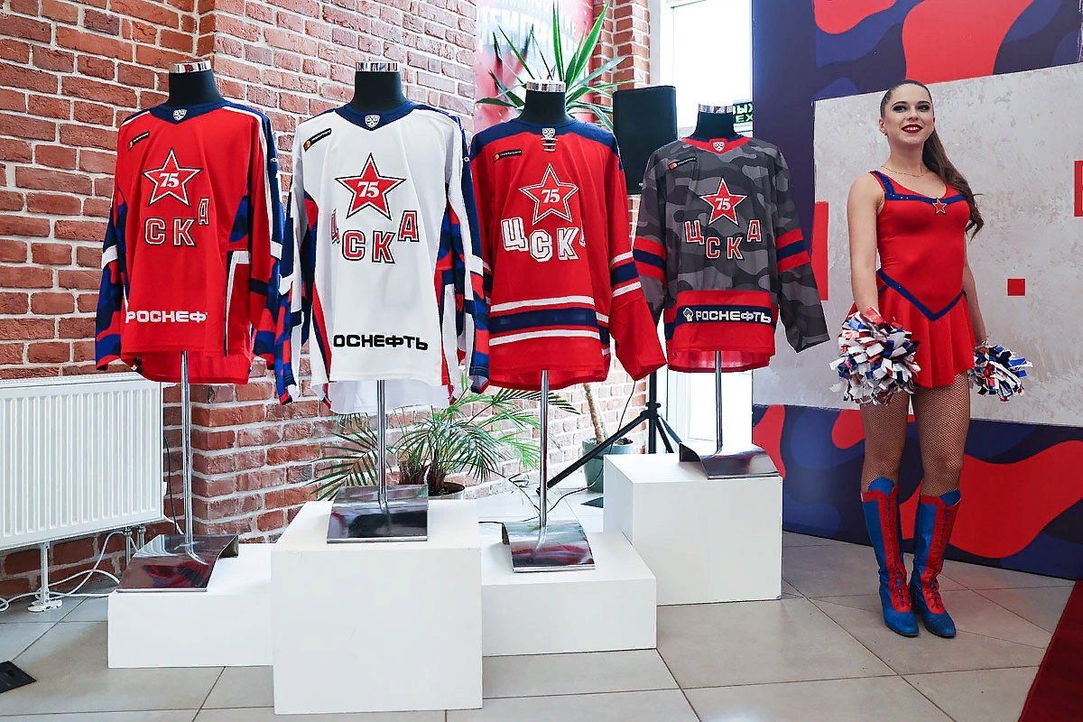 ХК ЦСКА представил игровую форму для юбилейного сезона  - в звезде на груди заключена цифра 75, есть свитера в стиле милитари
