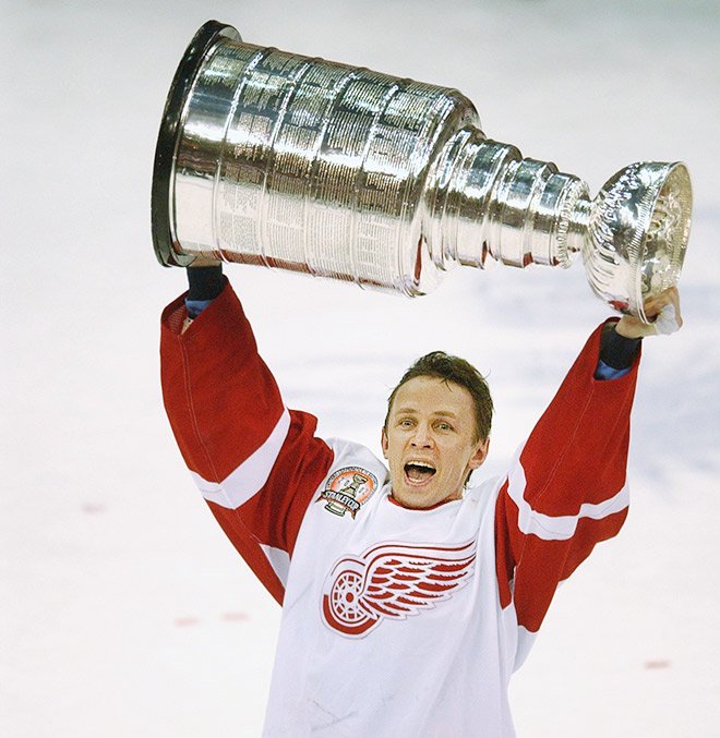 Игорь Ларионов открыл на Профсоюзной улице ресторан Larionov Grill & Bar с линейкой калифорнийских вин собственного производства