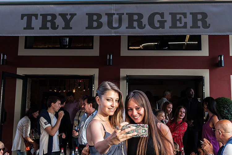 Основательница Try Burger в Ницце: «Мы пока не потеряли рассудок — у нас стандартная наценка»