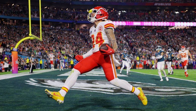 7 миллионов долларов за полминуты рекламы и 10 тысяч за билет: как Супербоул стал главным шоу мирового спорта