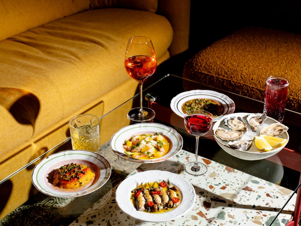 На Малой Никитской улице открылся Mina Bar, новый проект Арама Мнацаканова