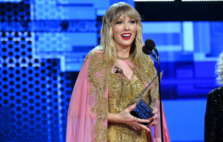 Тейлор Свифт побила рекорд Майкла Джексона по числу наград American Music Awards