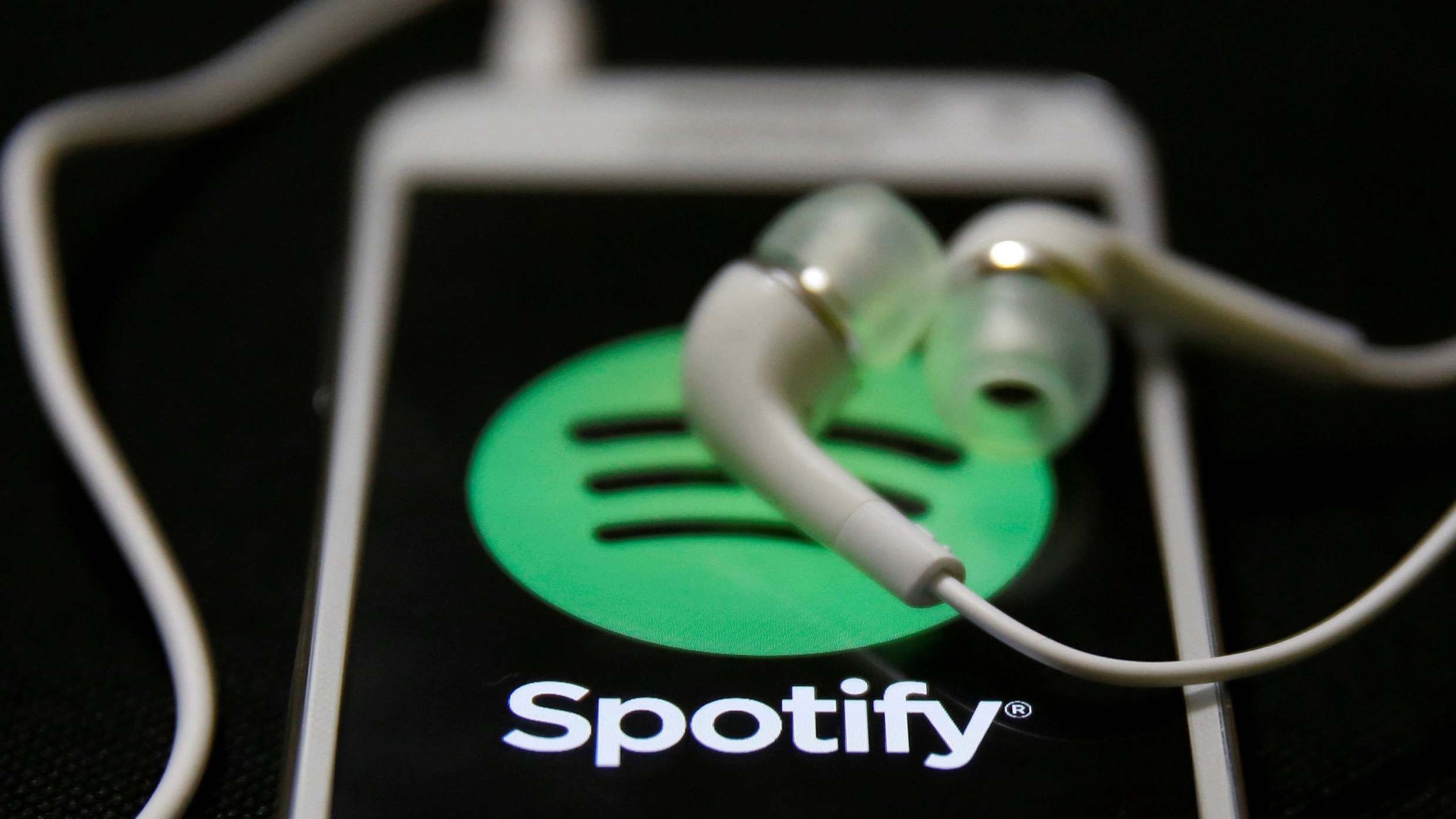 Spotify предложила артистам загружать свою музыку без лейблов и других посредников 