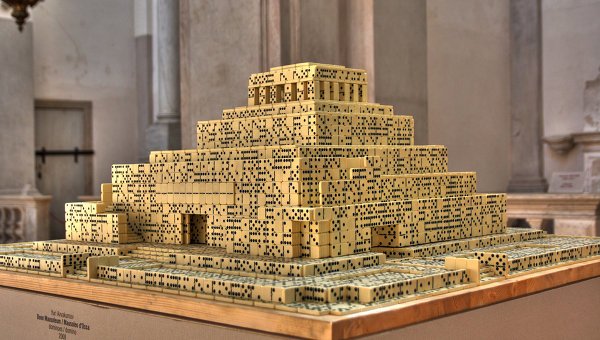 «Сможем ли помочь художникам и встряхнуть рынок?»