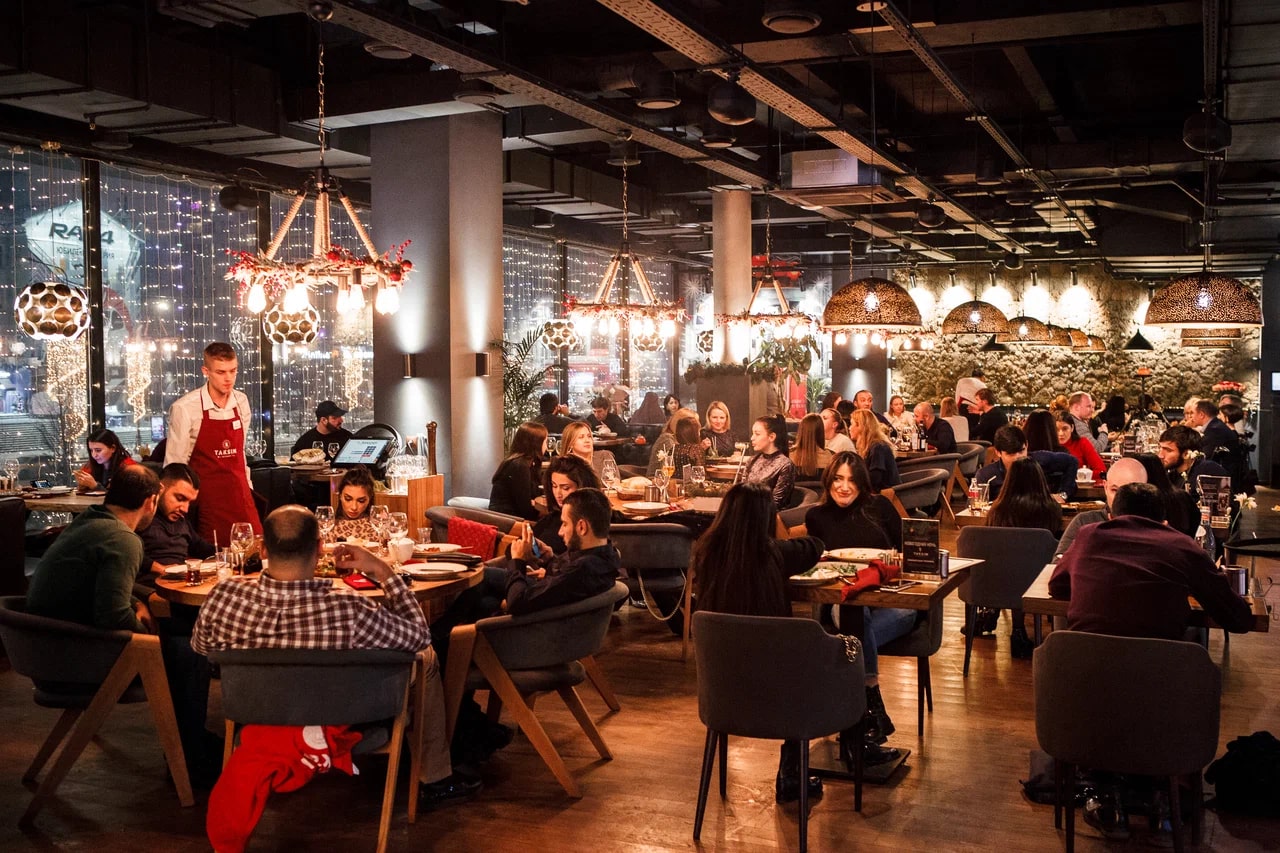 Трафик в московских кафе и ресторанах в апреле вырос на 9 процентов год к году 