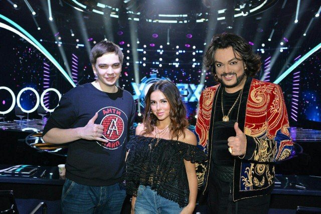 Вышел первый выпуск талант-шоу «Успех», где Гнойный вместе с Киркоровым и Нюшей сидит в жюри