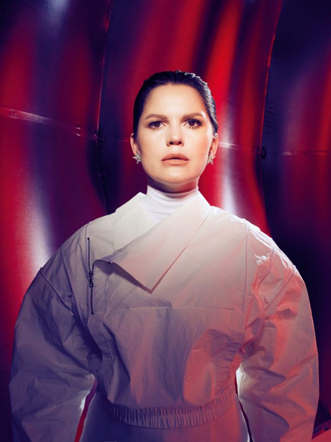 «Русский Илон Маск»: Алия Григ запустила приложение для поиска смысла жизни на основе ИИ