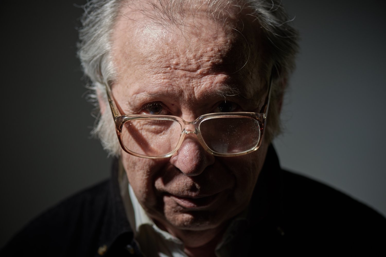 Виктор Пивоваров: «Ключ, который помог бы зрителю понять работу, я забрасываю в траву»