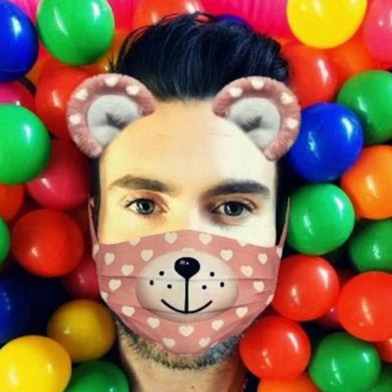 Maroon 5 представили новый клип, снятый на смартфон с помощью программы Snapchat (ВИДЕО)