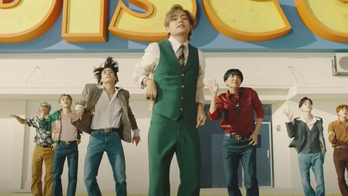 Клип BTS на трек "Dynamite" стал первым видео в истории YouTube, сумевшим собрать более 100 миллионов просмотров в первые 24 часа после релиза (ВИДЕО) 