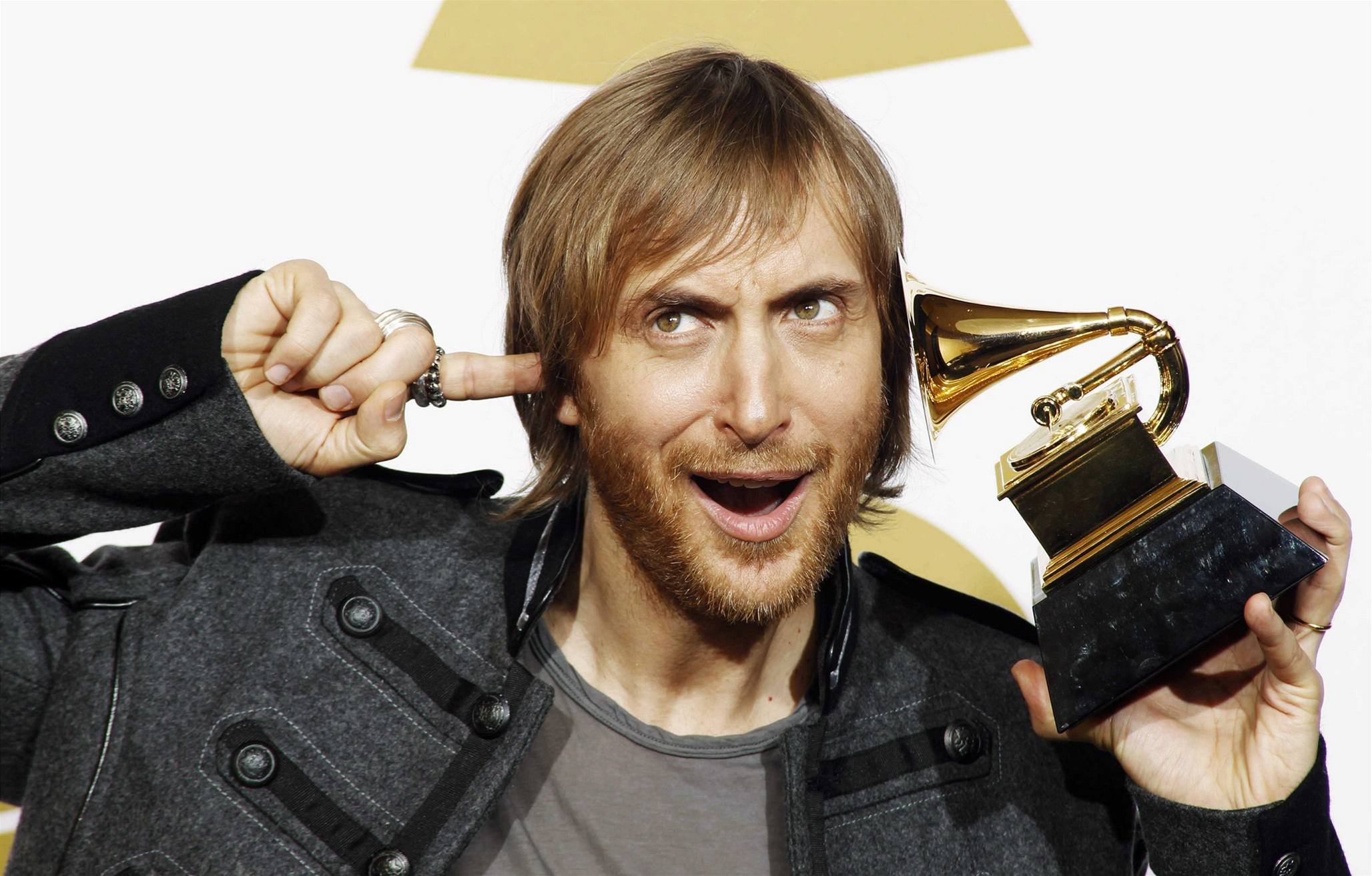 Вслед за Эминемом и Эдом Шираном (ВИДЕО)