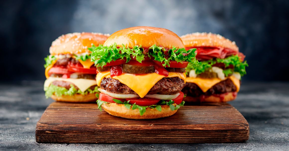 «Мираторг» запустил первое заведение фастфуда под брендом «100», проект позиционируется как «аналог McDonald’s» 