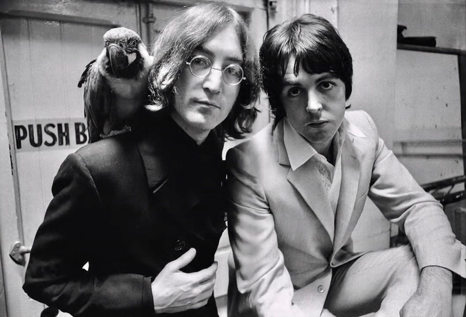 «Последняя запись The Beatles»: Пол Маккартни выпустит трек с вокалом Джона Леннона, воссозданным с помощью искусственного интеллекта