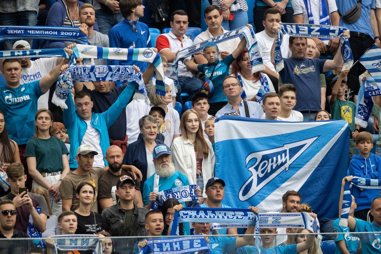 РФС опубликовал данные о посещаемости матчей РПЛ в первой половине сезона. Средняя заполняемость стадионов - 34 процента