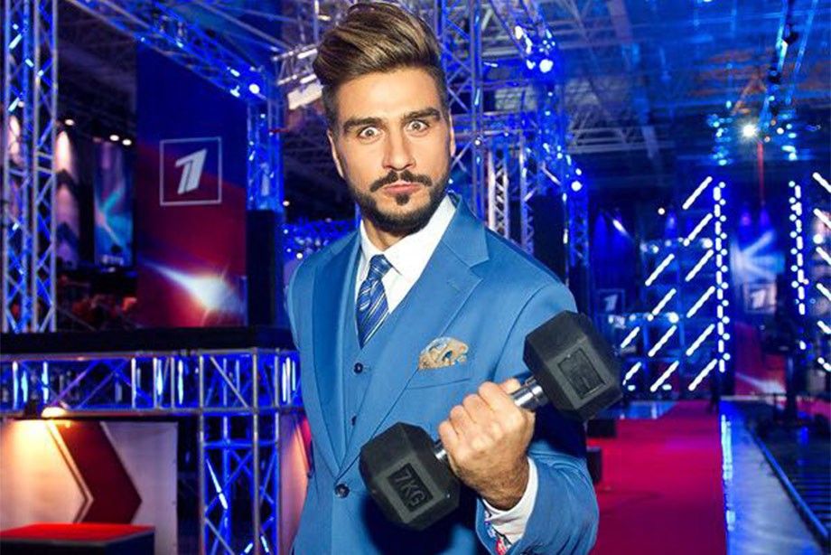 Популярный видеоблогер Евгений Савин подписал контракт с белорусским «Арсеналом»: он будет участвовать в продвижении бренда клуба