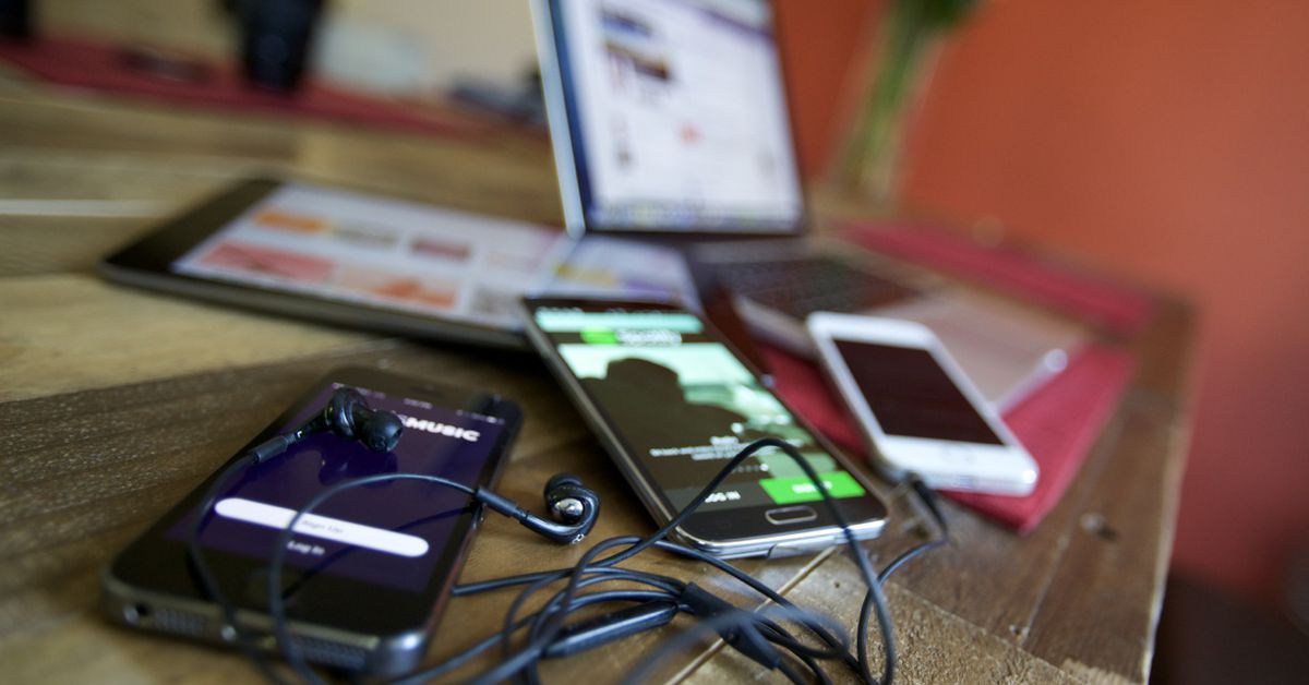 Рост музыкального стриминга в России до конца года составит 15-20 процентов, темпы восстановления рынка тормозят пиратские приложения 