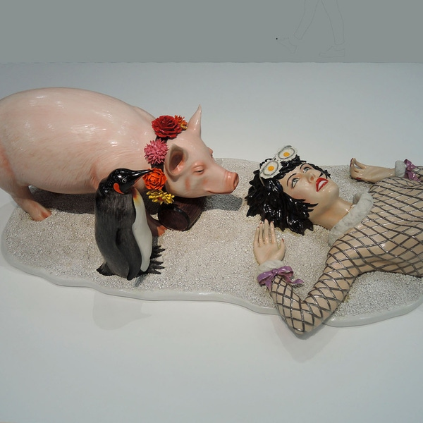 Суд признал Джеффа Кунса виновным в плагиате: одна из его скульптур практически копирует рекламу зимней коллекции Naf Naf 1985 года 