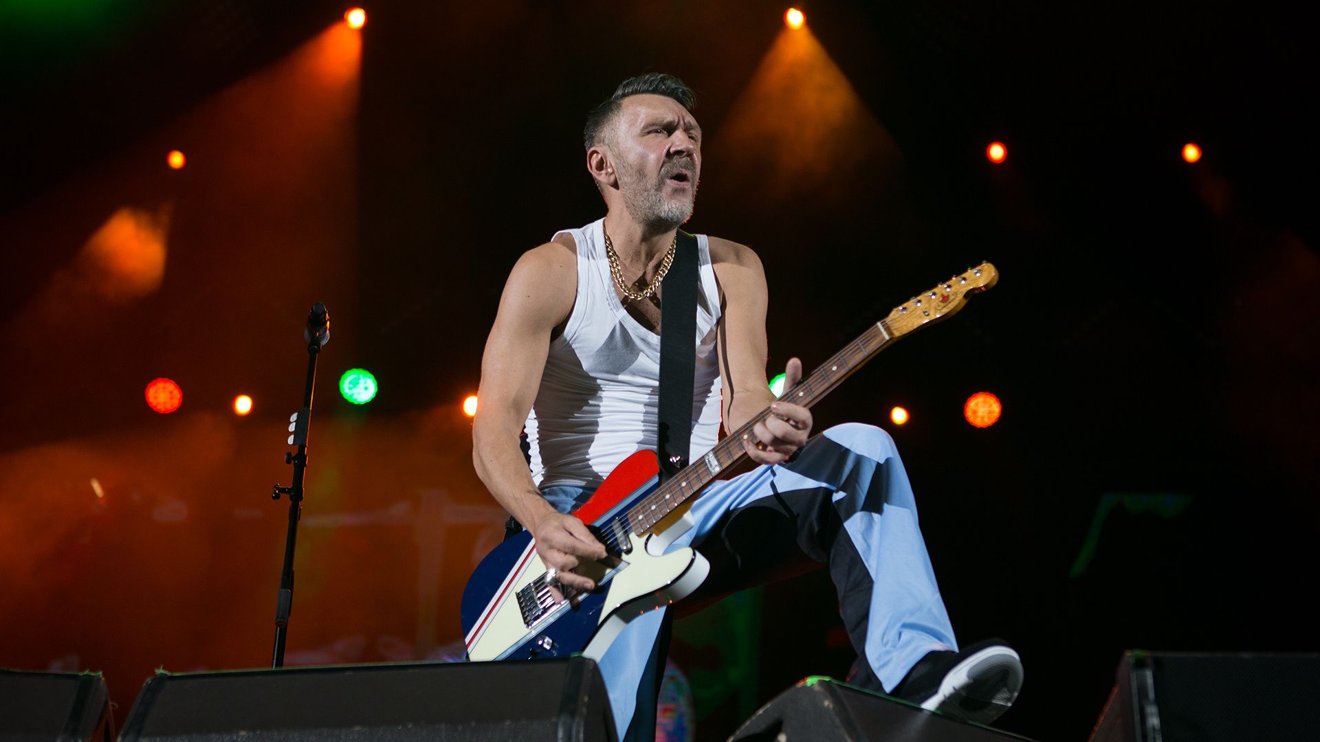 Концерт «Ленинграда» в «Лужниках» отменен «по независящим от организаторов причинам» – Сергей Шнуров грозит им судом 