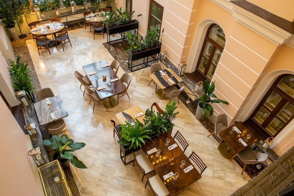 На Гоголевском бульваре открылось Гранд Кафе «12», новый проект Степана Михалкова